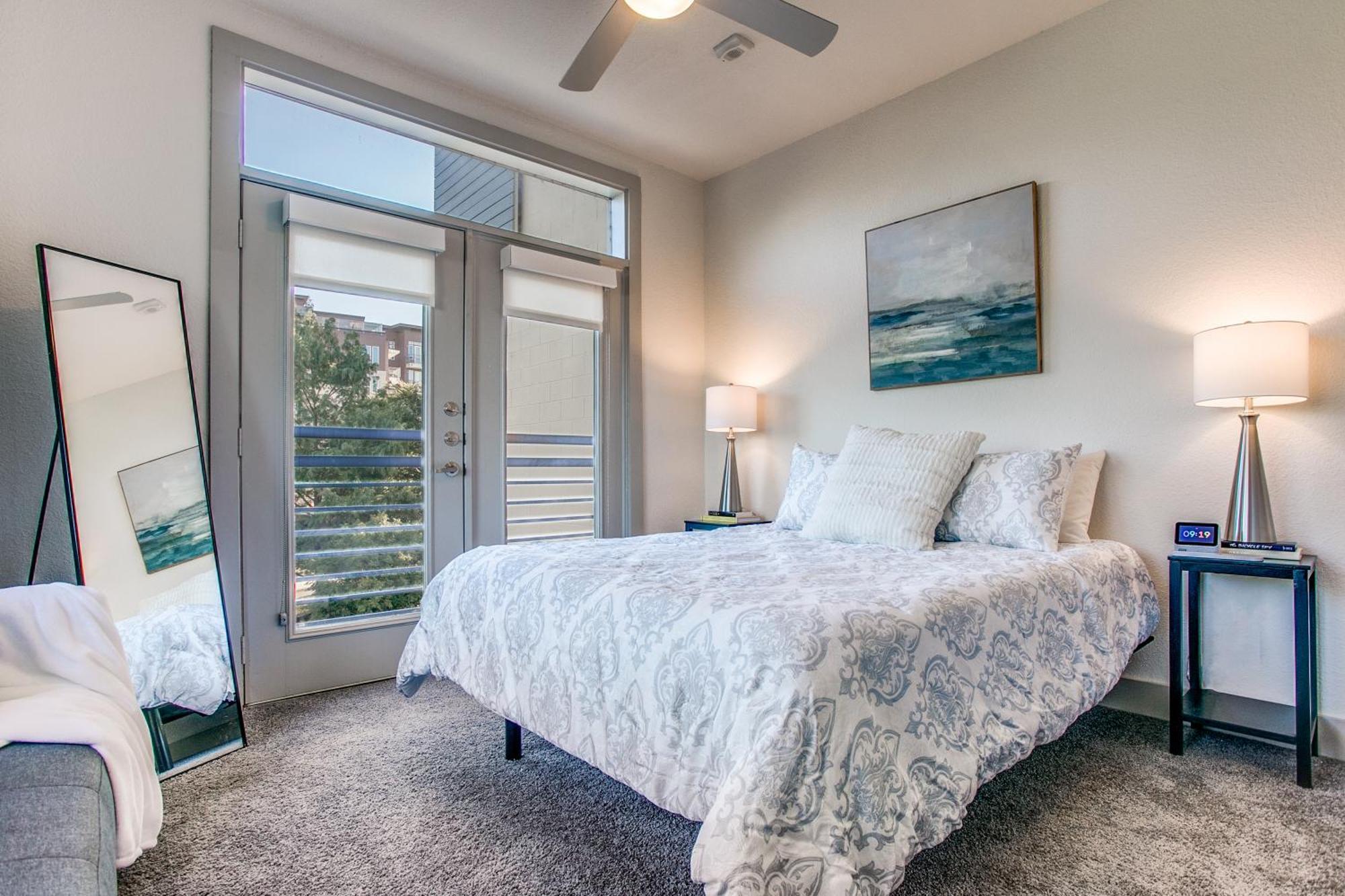 Luxury Condo Facing Riverwalk Free Parking Pet Friendly Centrally Located San Antonio Exterior photo