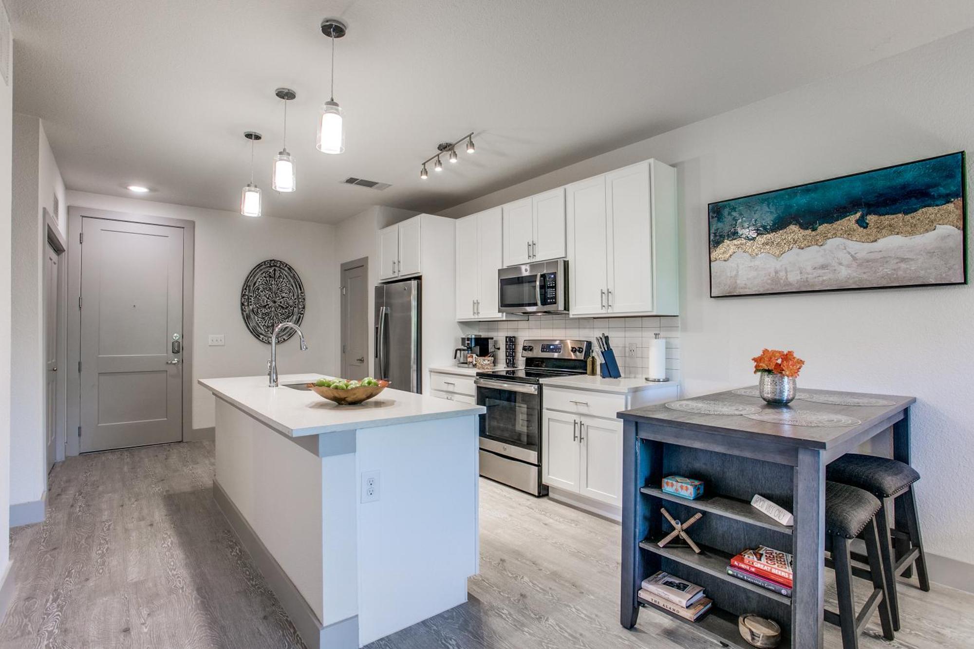 Luxury Condo Facing Riverwalk Free Parking Pet Friendly Centrally Located San Antonio Exterior photo