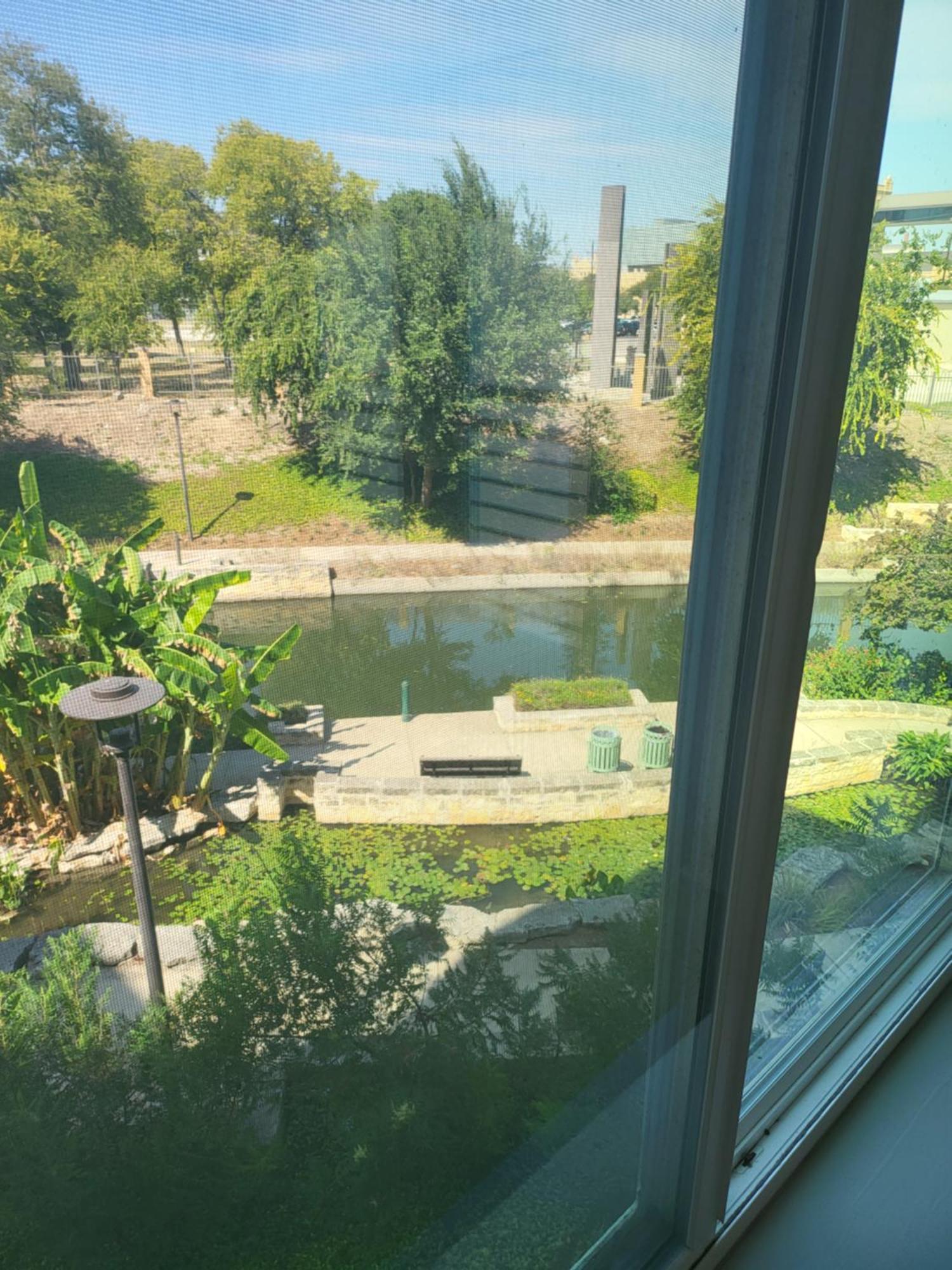 Luxury Condo Facing Riverwalk Free Parking Pet Friendly Centrally Located San Antonio Exterior photo